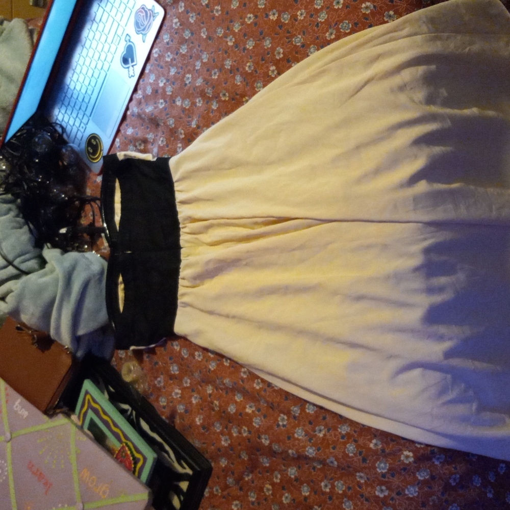 Dress - Picture 2 of 4
